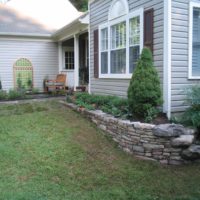 457 Stone Retaining Wall at Front Corner Garden with Boulders