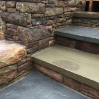 618 PA Beige Stone Wall Flanks Steps in PA Beige Stone with Flagstone Risers