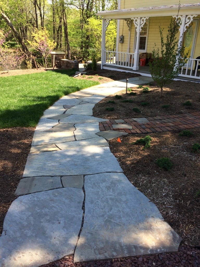 irregular-flagstone-front-walkway