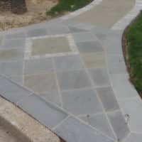 Bordered Flagstone Walkway with Inset