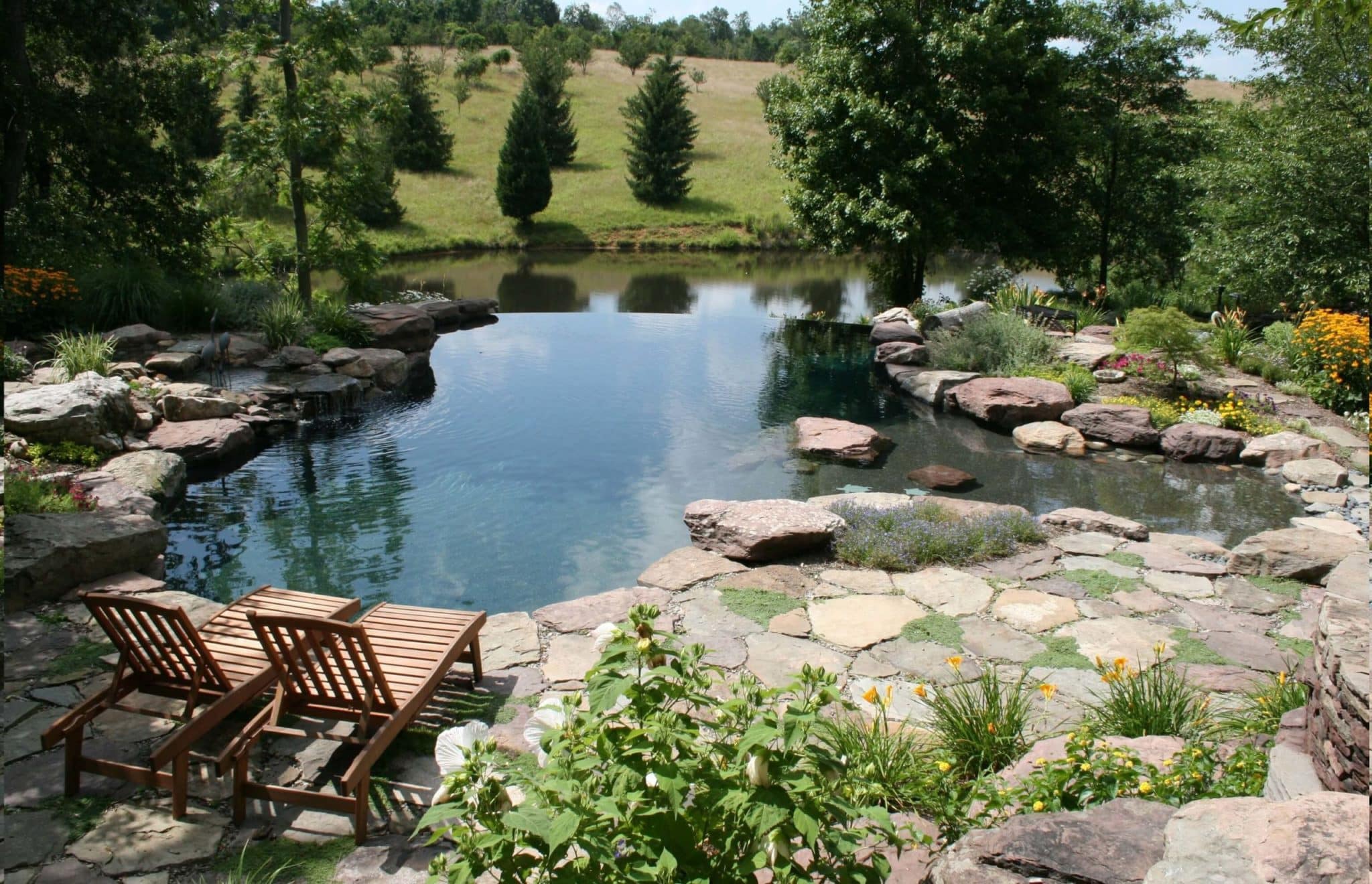 115 Nature-Inspired Pool with Vanishing Edge