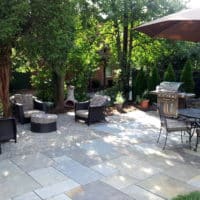 15 Informal Flagstone and Gravel Patio