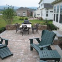 2 Paver Patio with Stone Landing and Double-Sided Stone Accent Walls