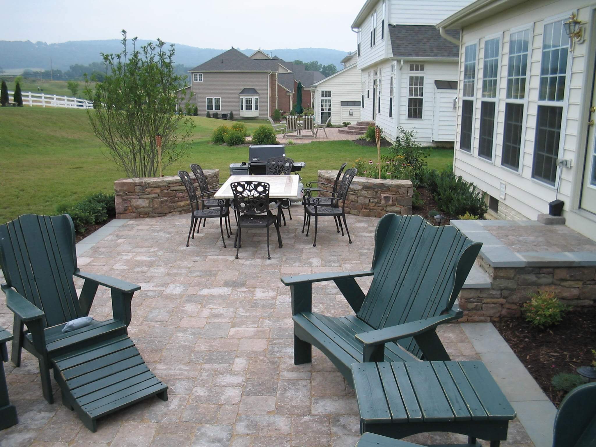 2 Paver Patio with Stone Landing and Double-Sided Stone Accent Walls