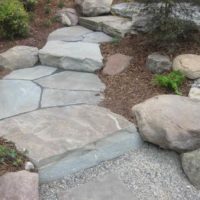 282 Stone Stepper and Flagstone Pathway