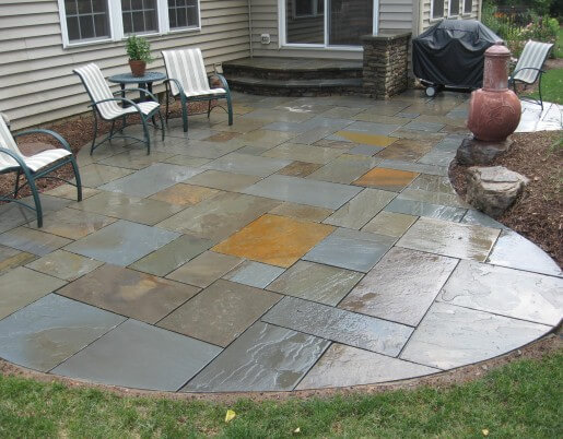 4 Flagstone Patio with Wide Stone Landing and Double-Sided Stone Accent Wall