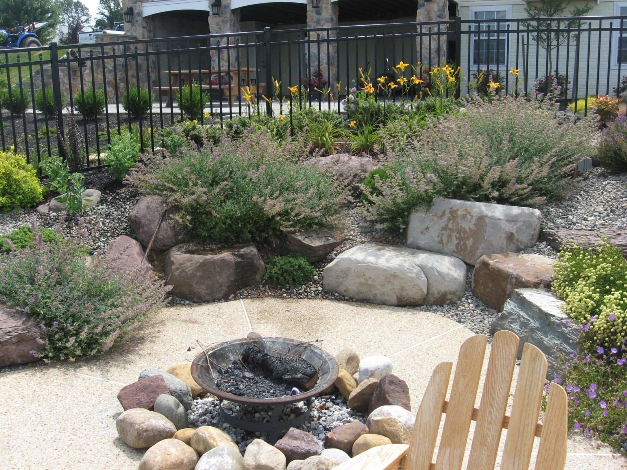 422 Retaining Boulders in the Landscape