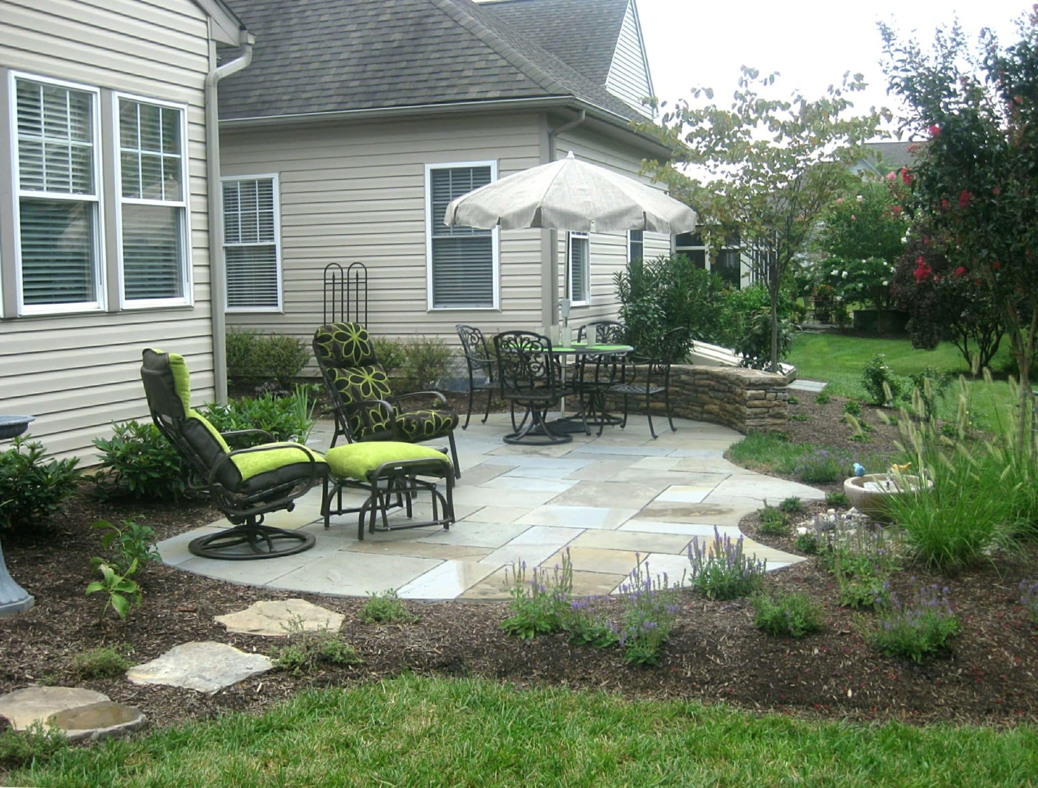 442 Flagstone Patio and Stone Sitting Wall