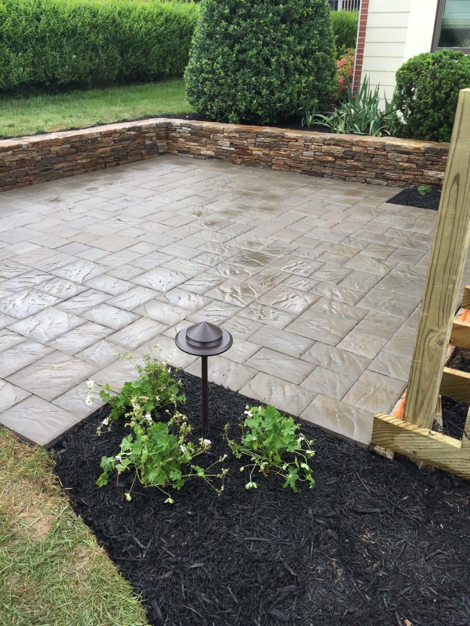 578 EP Henry Bristol Stone Paver Patio and Baltimore Wall Stone Low Retaining Wall