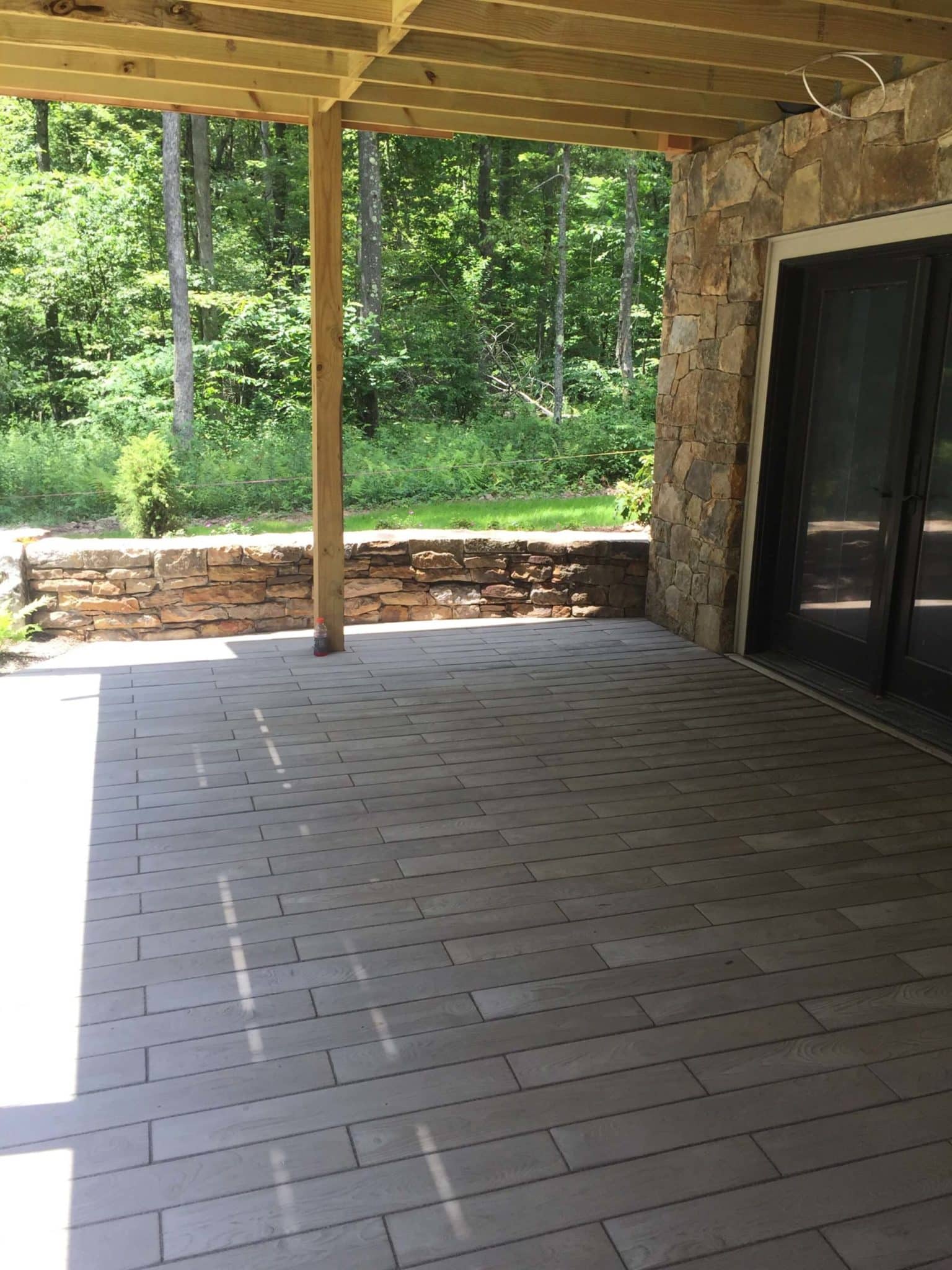 583 Techo-Bloc Borealis Patio and Stone Retaining Wall