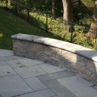 621 Curved Techo-Bloc Sitting Wall iwth Nicolock Cap